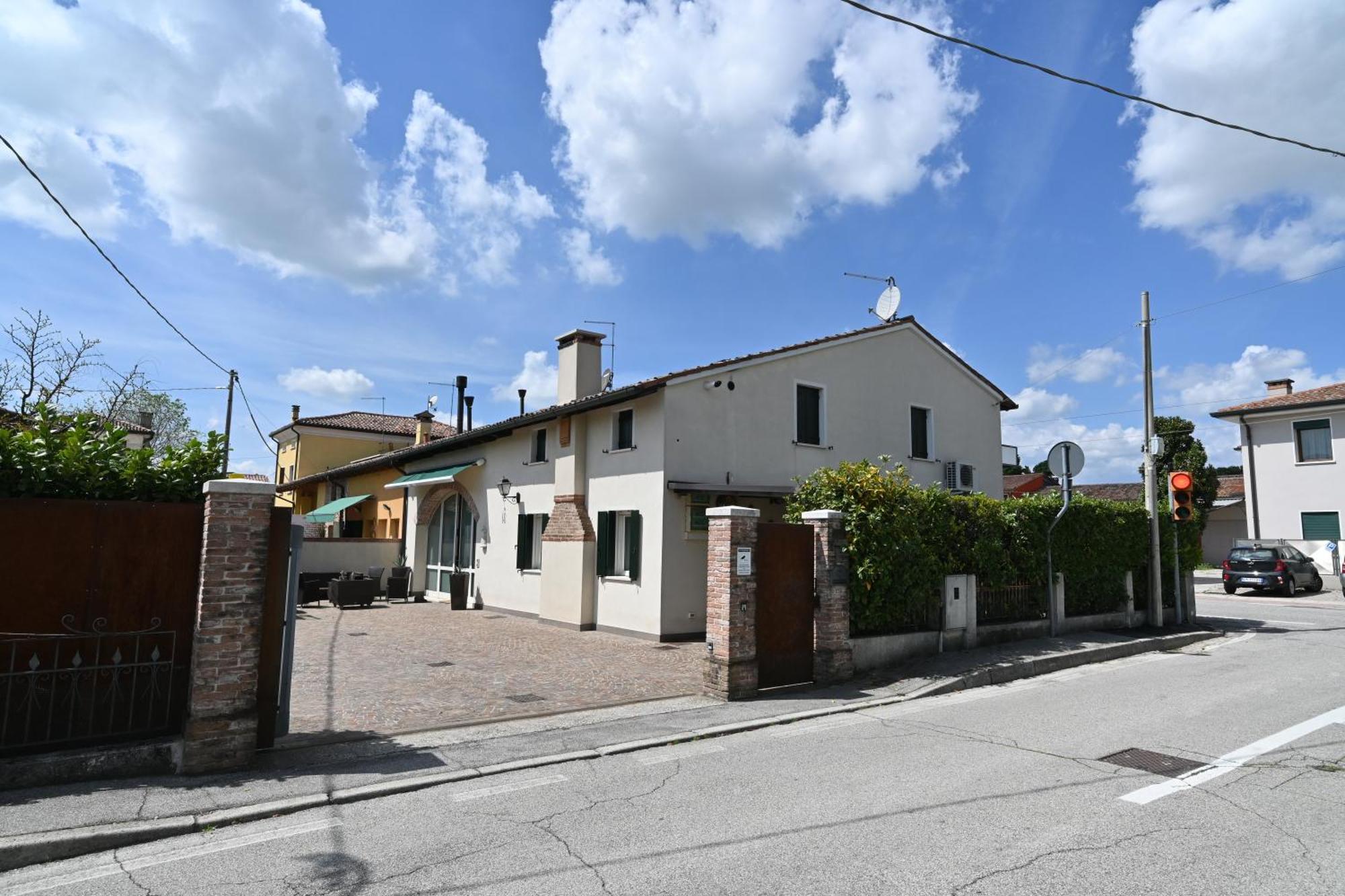Ca Centosa Artistic House Villa Storica Ristrutturata Con Patio E Giardino Cittadella Buitenkant foto